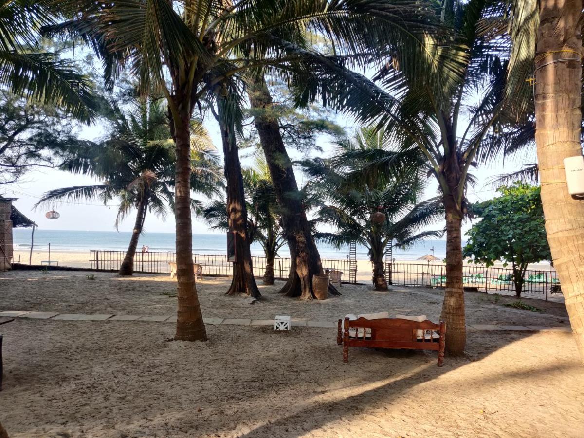 Silent Beach Resort Mandrem Buitenkant foto