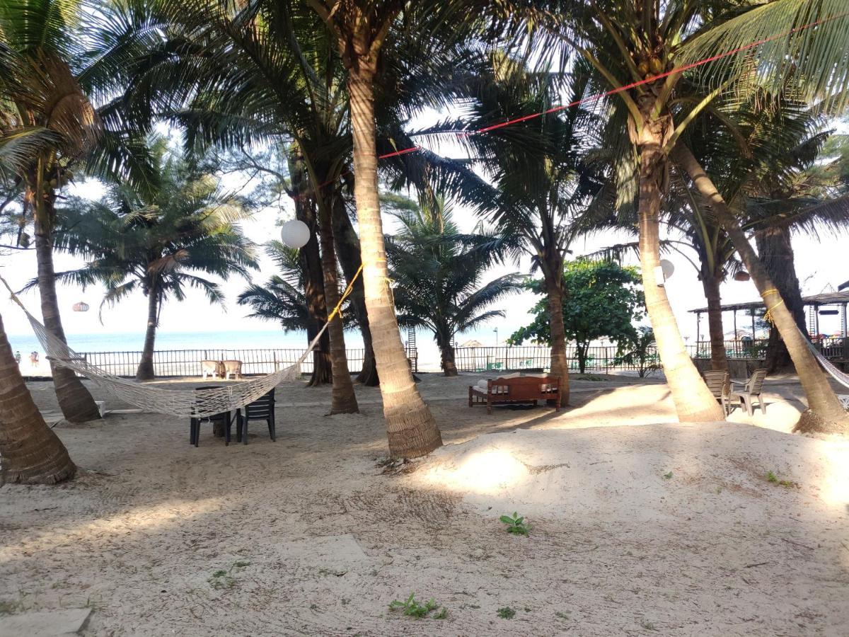 Silent Beach Resort Mandrem Buitenkant foto