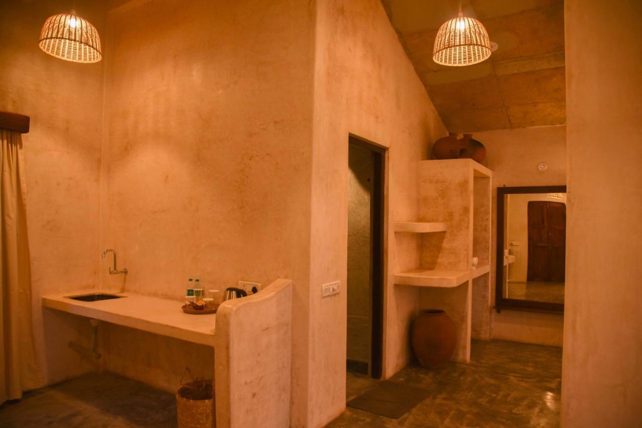 Silent Beach Resort Mandrem Buitenkant foto