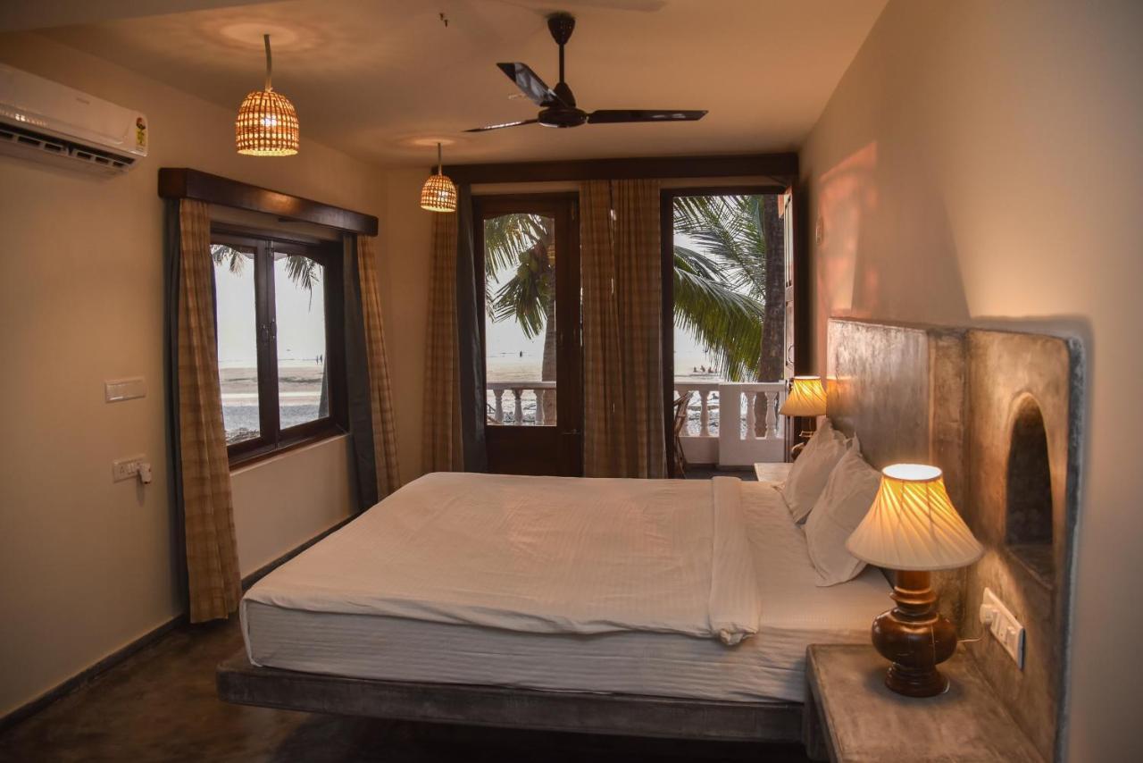Silent Beach Resort Mandrem Buitenkant foto