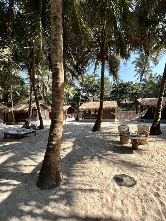 Silent Beach Resort Mandrem Buitenkant foto