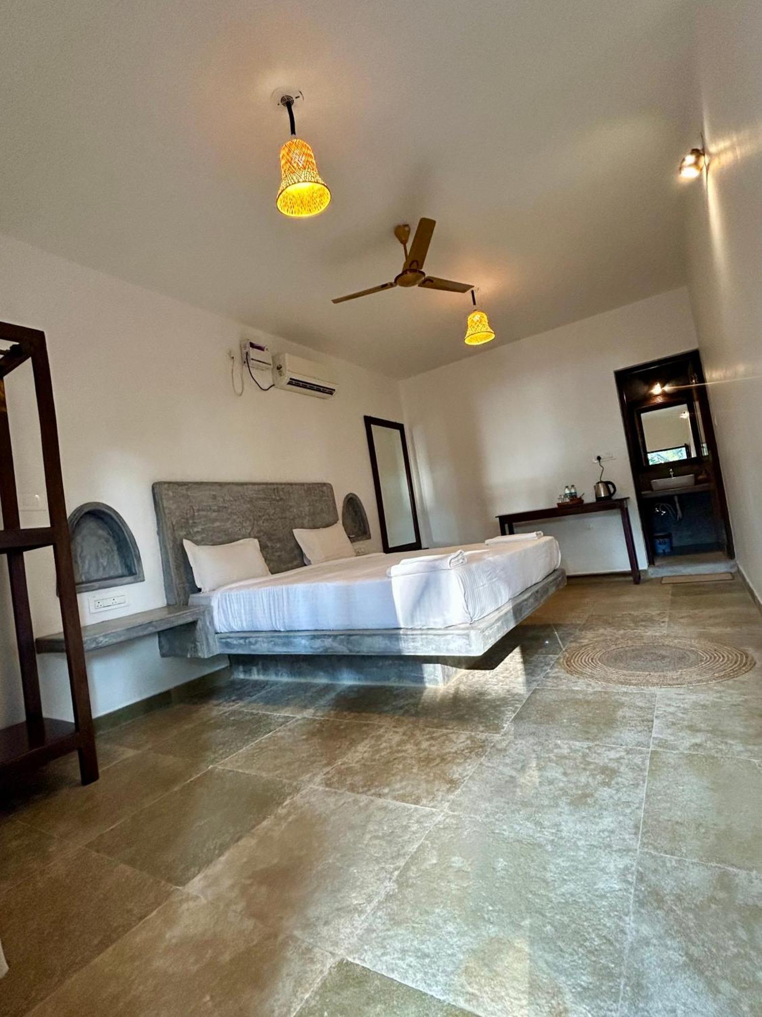 Silent Beach Resort Mandrem Buitenkant foto