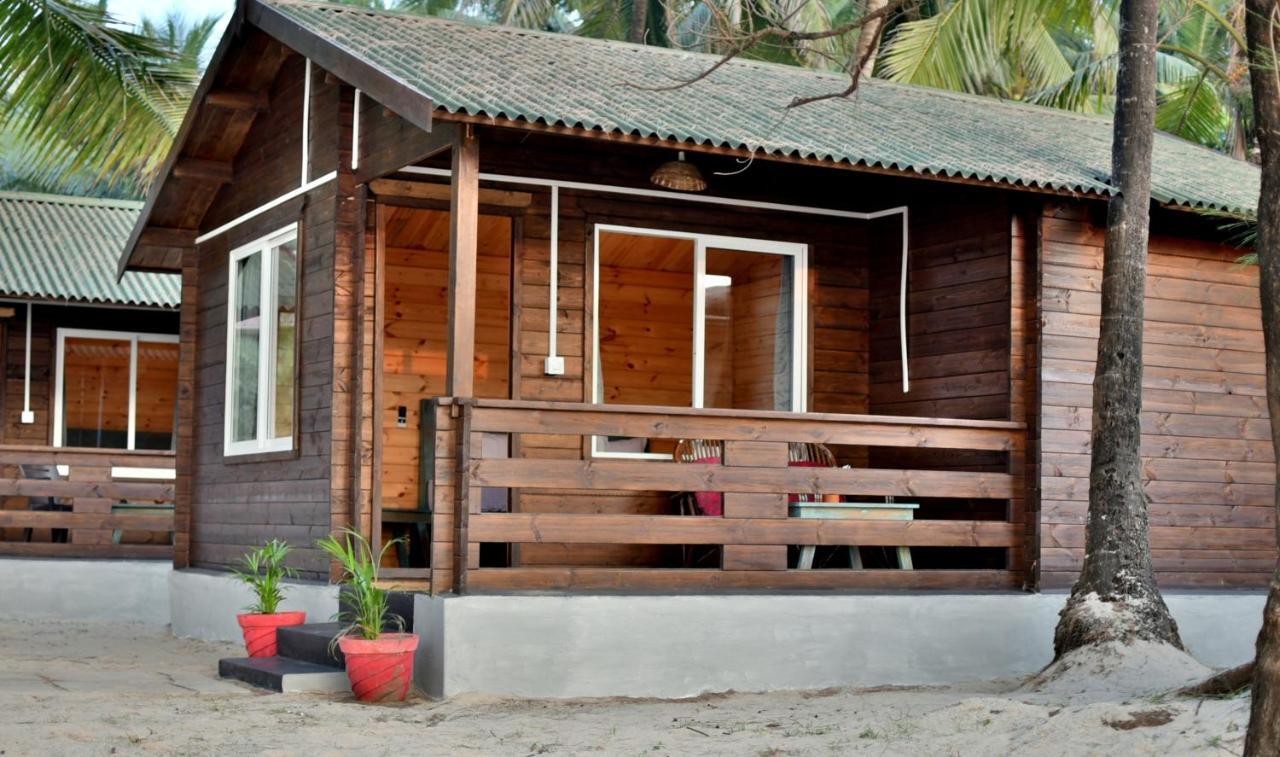 Silent Beach Resort Mandrem Buitenkant foto