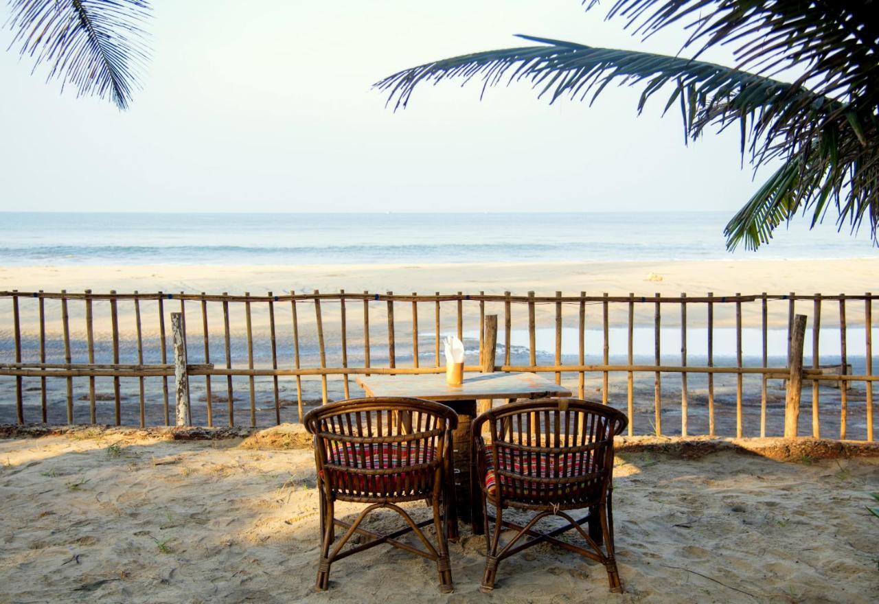 Silent Beach Resort Mandrem Buitenkant foto