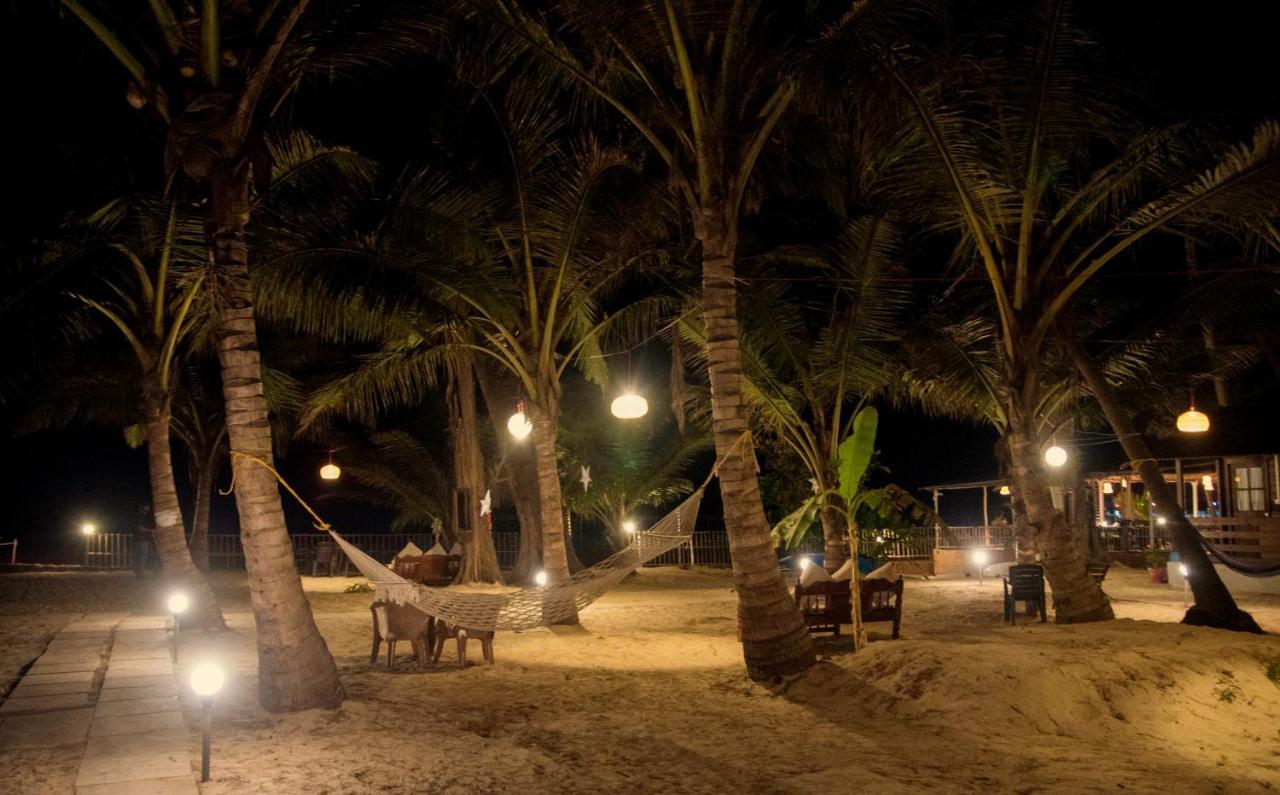 Silent Beach Resort Mandrem Buitenkant foto